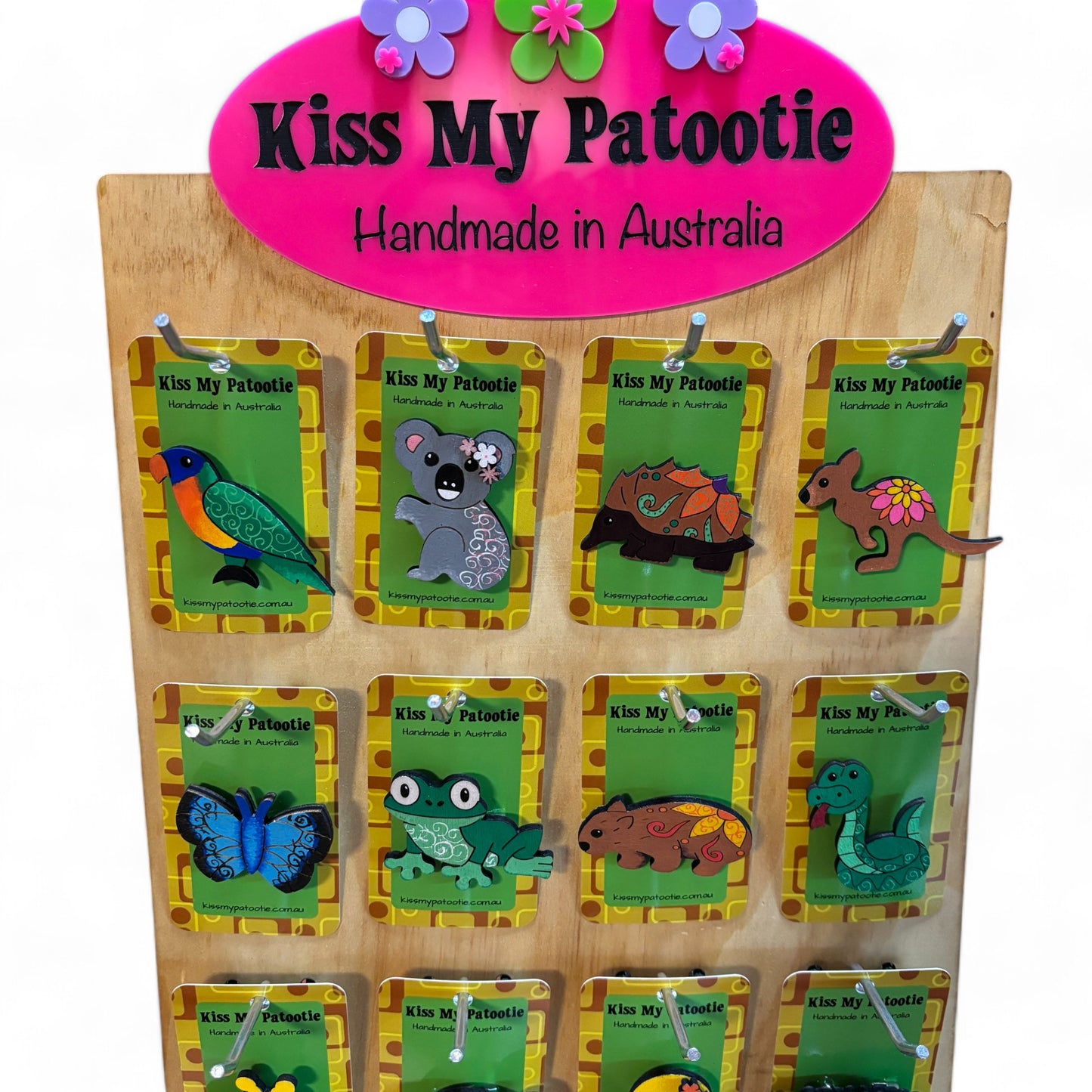 Wholesale brooch starter pack - Australian animals - 32 pins + FREE display stand